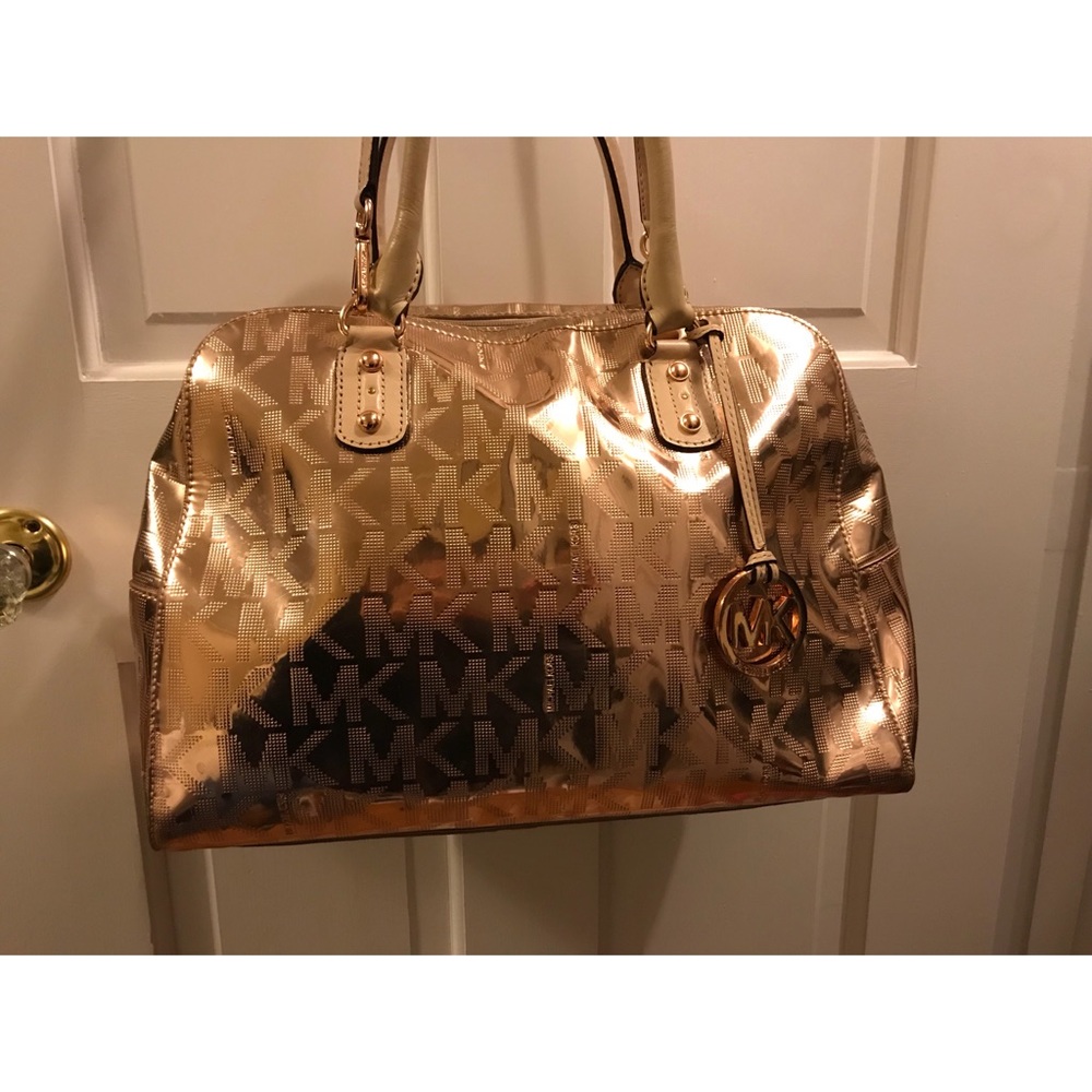 LARGE ROSE GOLD MICHAEL KORS PURSE